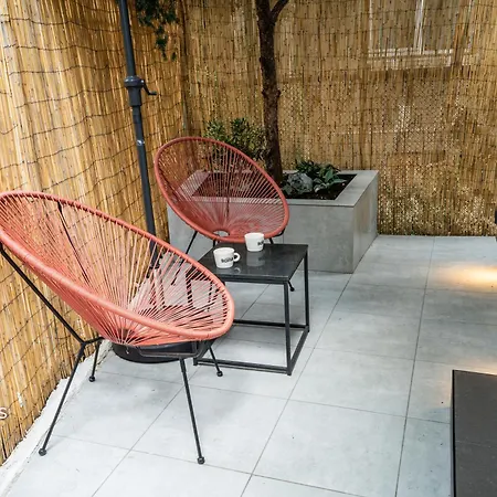 Апартамент Urban Oasis *